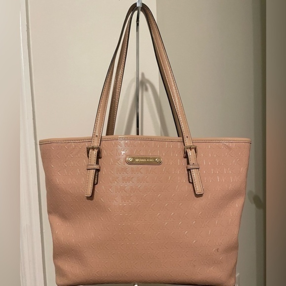 Micheal Kors  Patent Signature Jet Set Travel Tote